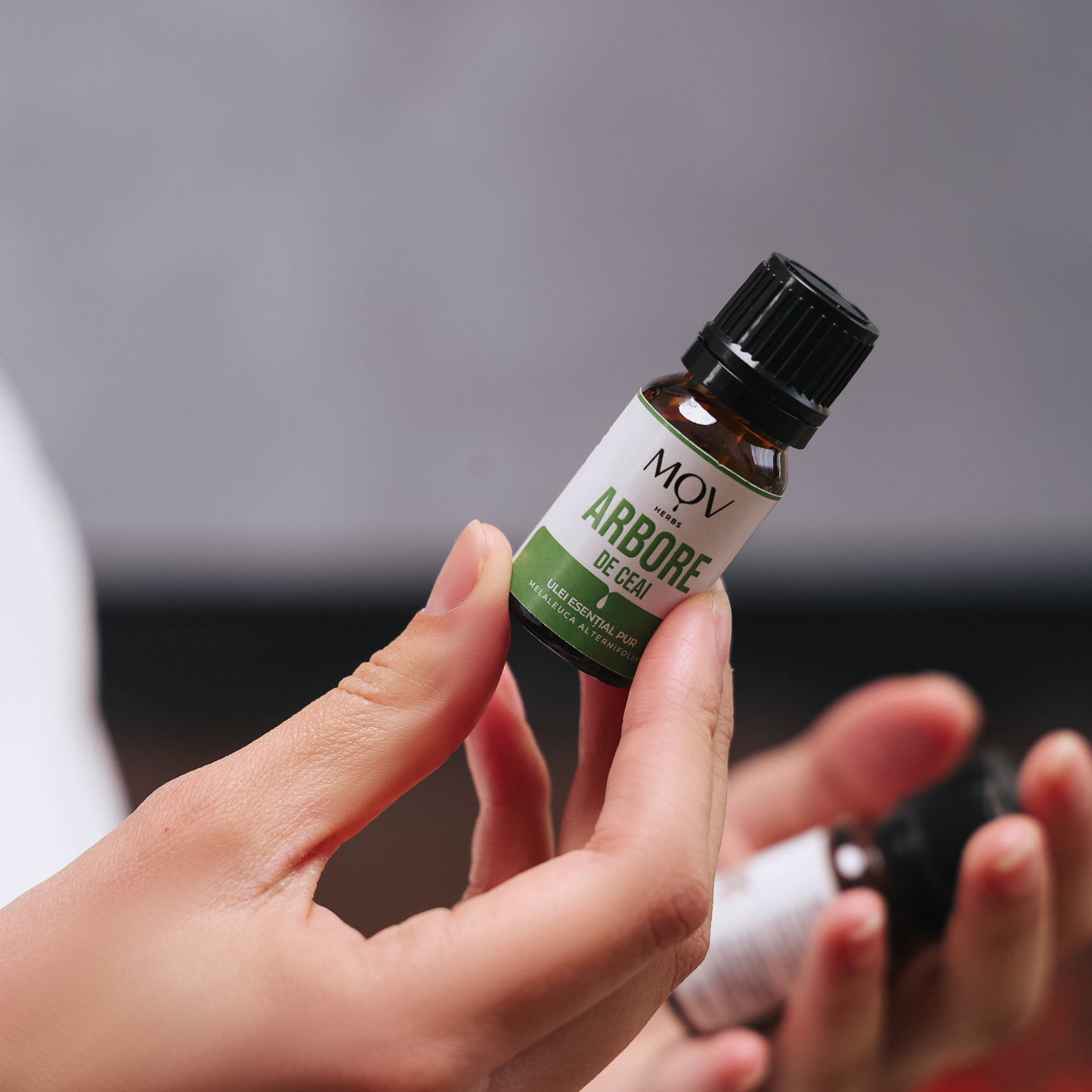 Ulei_esential_de_arbore_de_ceai_Mov_Herbs